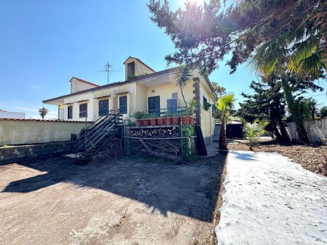 Casa in vendita a Giugliano In Campania, Campania