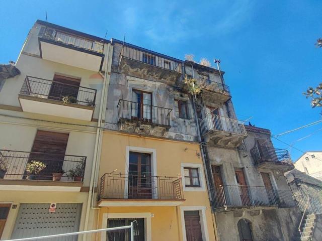 Casa in vendita a Francavilla Di Sicilia, Sicilia