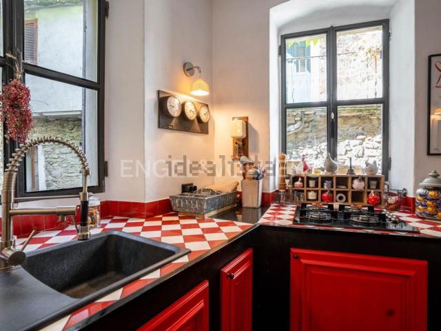 Casa in vendita a Dolceacqua, Liguria
