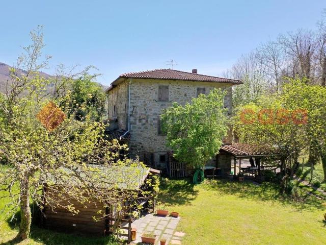 Casa in vendita a Unione Comuni Garfagnana, Villa Collemandina