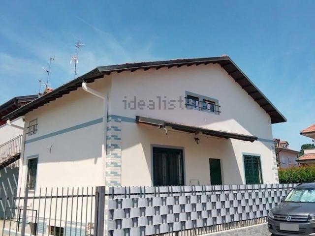 Casa in vendita a Rho, Lombardia