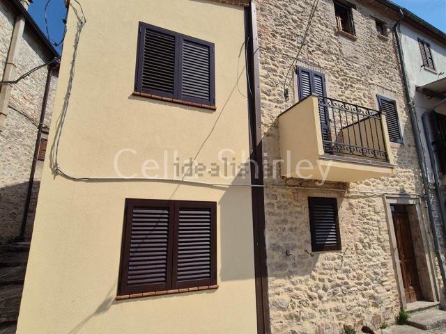 Casa in vendita a Piedivalle, Montefortino