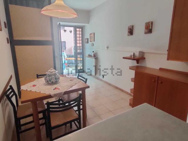 Casa in vendita a Isola, Luni