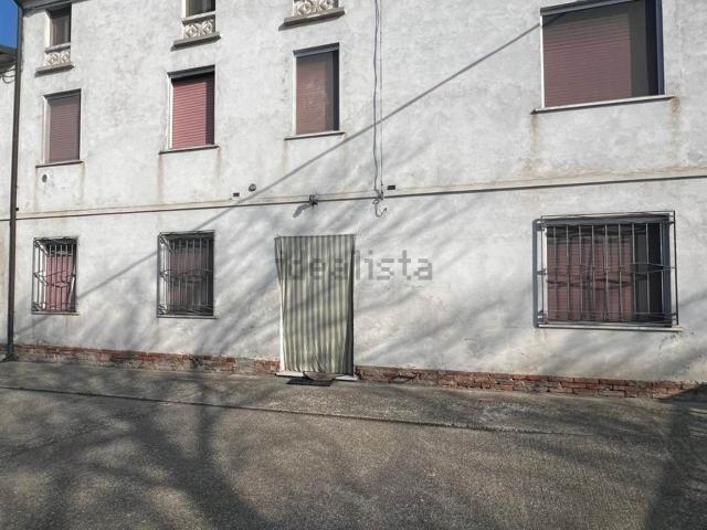 Casa in vendita a Suzzara, Lombardia