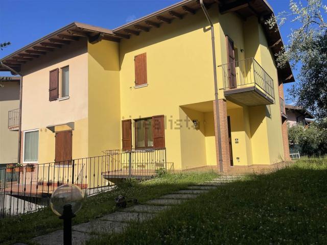 Casa in vendita a Polpenazze, Lombardia