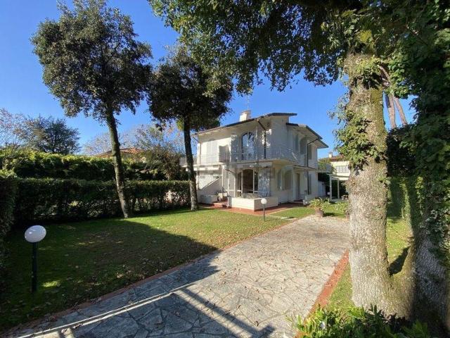 Casa in vendita a Vittoria Apuana, Forte Dei Marmi