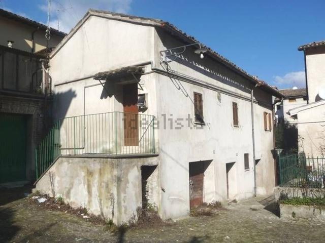 Casa in vendita a Castello al Monte, Marche