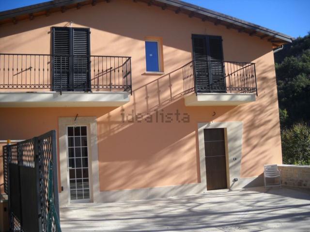 Casa in vendita a Porchiano, Marche