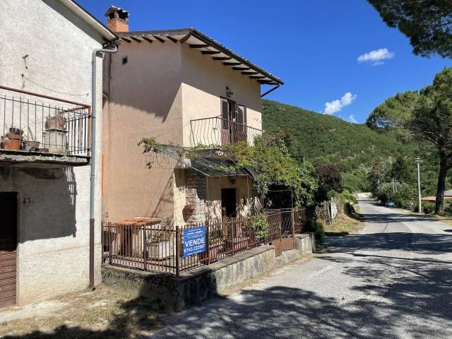 Casa in vendita a Cerreto Di Spoleto, Umbria