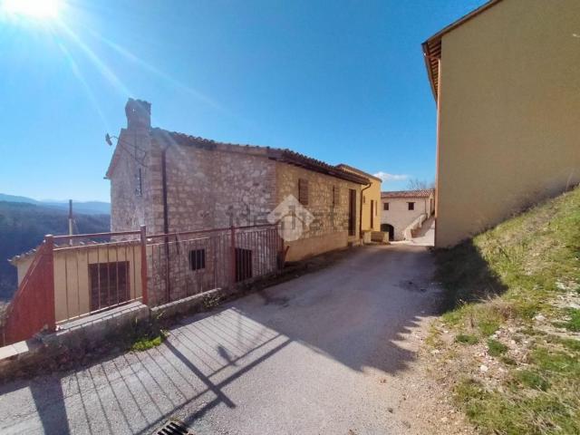 Casa in vendita a Foligno, Umbria