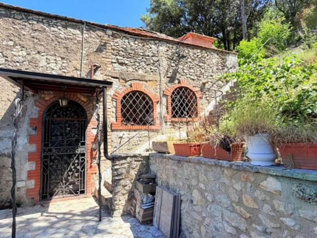 Casa in vendita a Casperia, Lazio