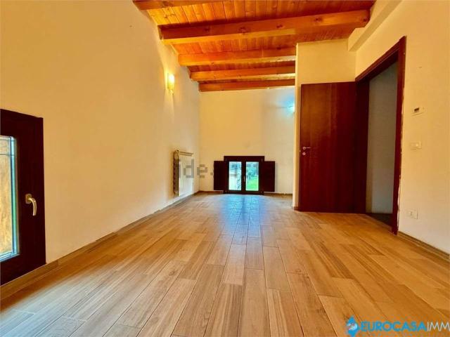 Casa in vendita a Unione delle Terre d'Argine, Novi Di Modena