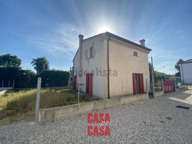 Casa in vendita a Deserto, Este