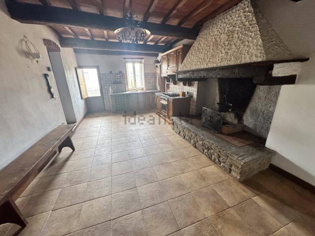 Casa in vendita a Moncioni, Montevarchi