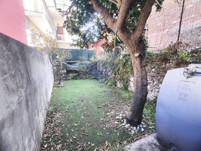Casa in vendita a San Giovanni La Punta, Sicilia