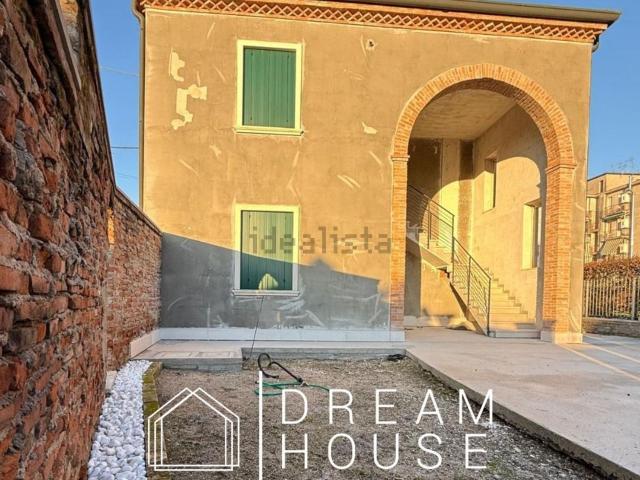 Casa in vendita a San Pietro Di Morubio, Veneto