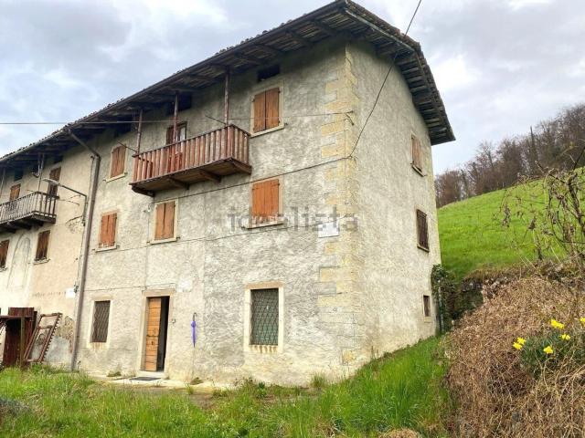 Casa in vendita a Calecardi, San Giovanni Bianco