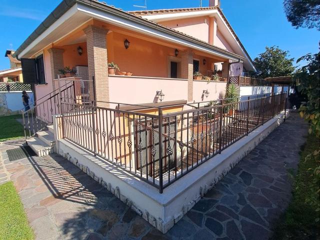 Casa in vendita a Infernetto, Montecompatri