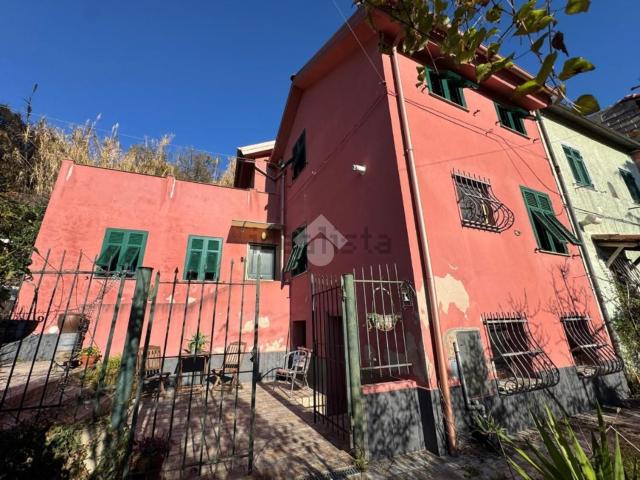 Casa in vendita a Val Polcevera, Serra Riccò