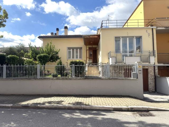 Casa in vendita a Marche, Ancona