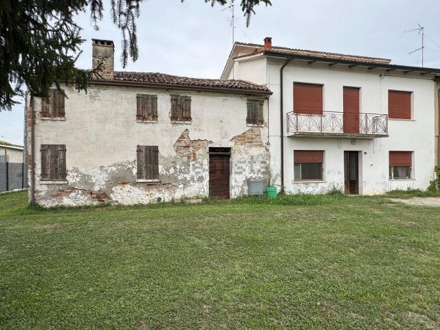 Casa in vendita a Stienta, Veneto