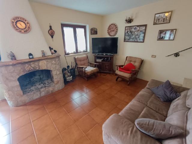 Casa in vendita a Serrone, Lazio