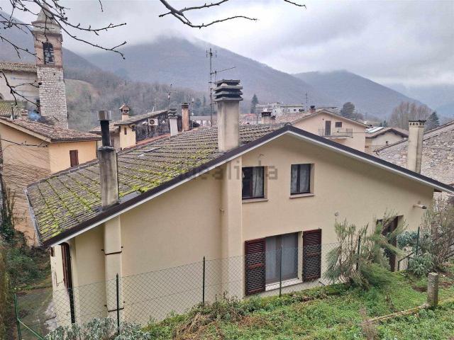 Casa in vendita a Marche, Macerata