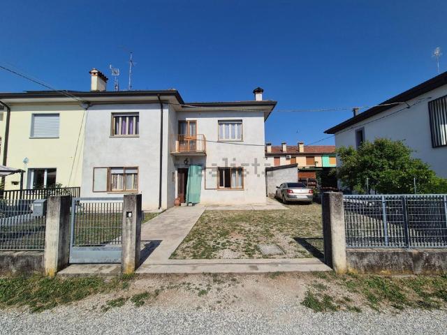 Casa in vendita a Rivignano Teor / Rivignan Teôr, Teor