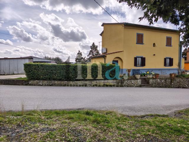 Casa in vendita a Larderello, Toscana