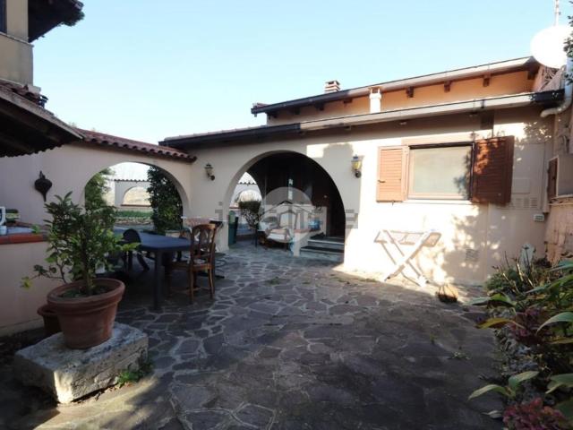 Casa in vendita a Unione dei Comuni della Val Vibrata, Tortoreto