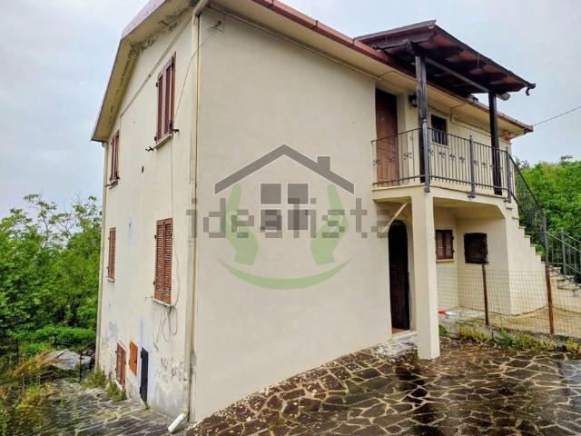 Casa in vendita a Unione dei Comuni della Val Vibrata, Civitella Del Tronto