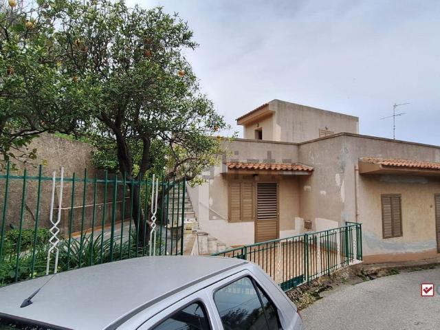 Casa in vendita a Piano Torre, Messina