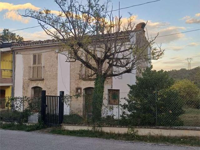 Casa in vendita a Montorio al Vomano, Teramo