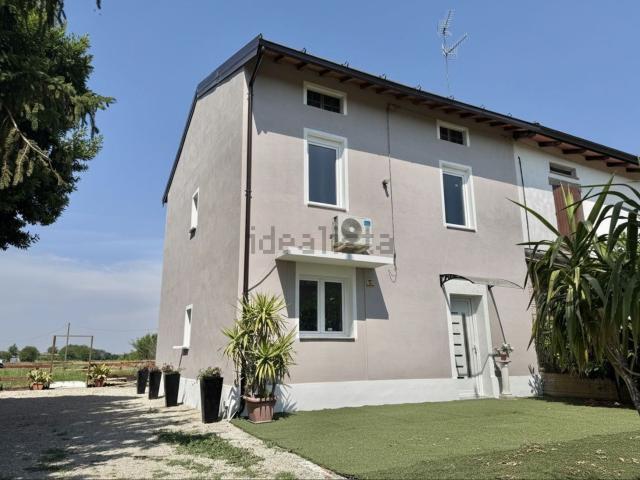 Casa in vendita a Roccabianca, Reggio Emilia