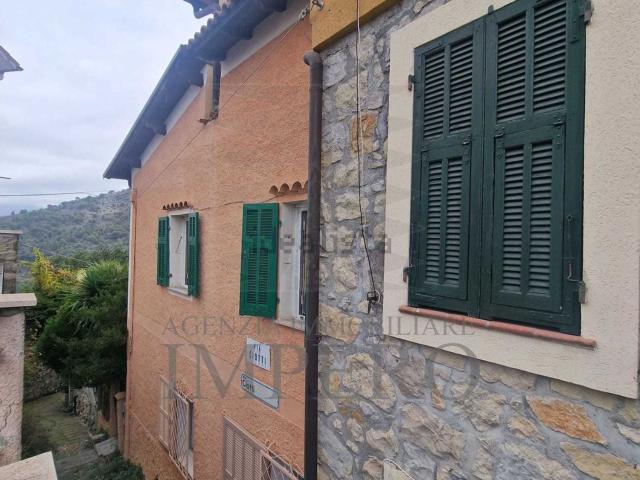 Casa in vendita a Ventimiglia, Liguria
