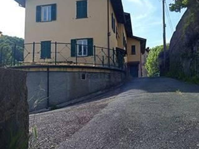 Casa in vendita a Voltaggio, Alessandria