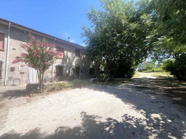 Casa in vendita a Ostiglia, Lombardia