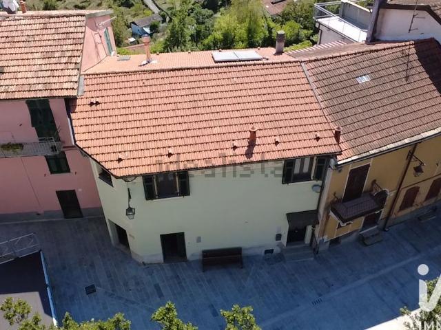 Casa in vendita a Carro, Liguria