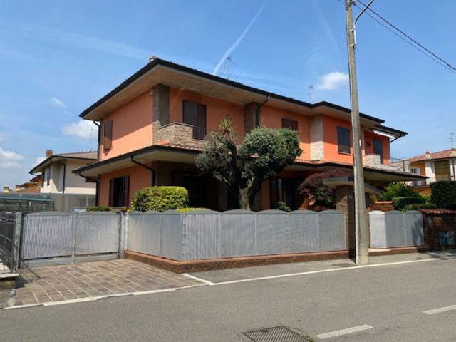 Casa in vendita a Arcene, Bergamo