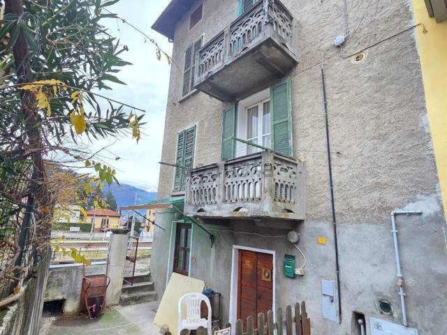 Casa in vendita a Castello, Dervio