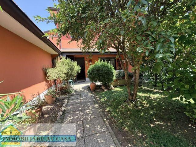 Casa in vendita a Pianura Reggiana, Re