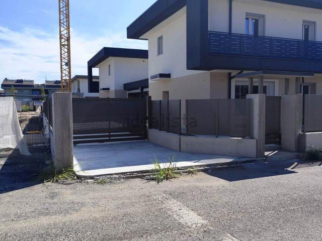 Casa in vendita a Azzano San Paolo, Lombardia