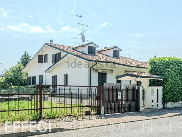 Casa in vendita a Rodano, Lombardia