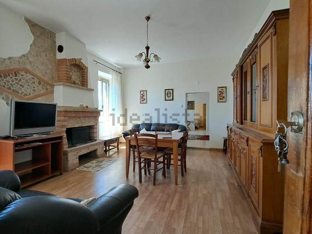 Casa in vendita a Montecastrilli, Umbria