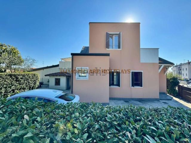 Casa in vendita a Peschiera Del Garda, Veneto