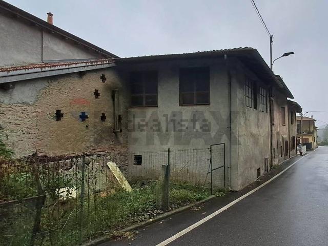 Casa in vendita a Vergiate, Lombardia