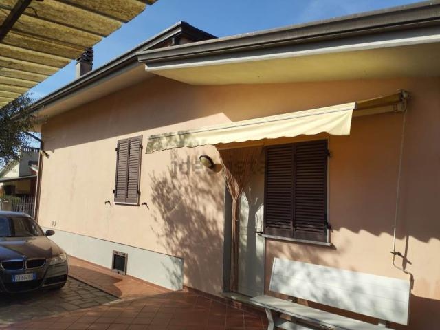 Casa in vendita a Romagnano, Marina Di Massa