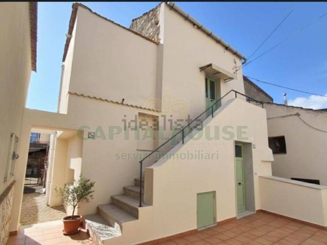Casa in vendita a Mercato San Severino, Campania