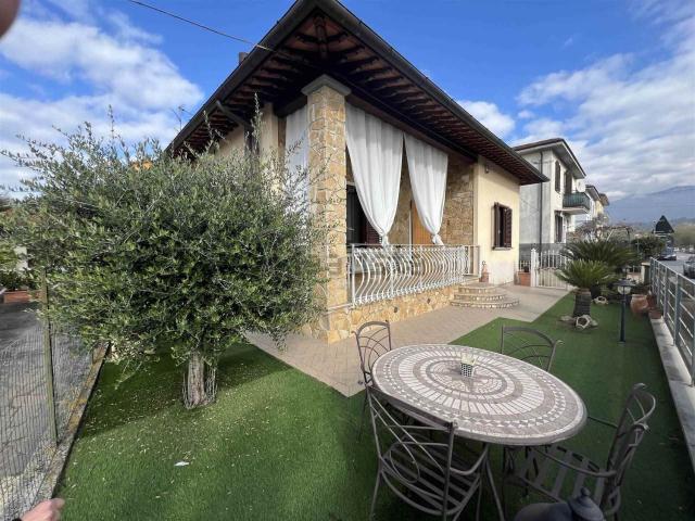 Casa in vendita a Unione di Comuni Valdarno e Valdisieve, Reggello
