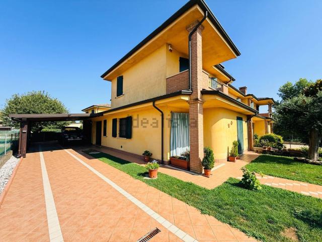 Casa in vendita a Borgo Mantovano, Villa Poma